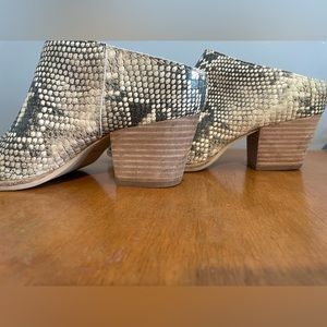 Dolce Vita snake skin printed shoes